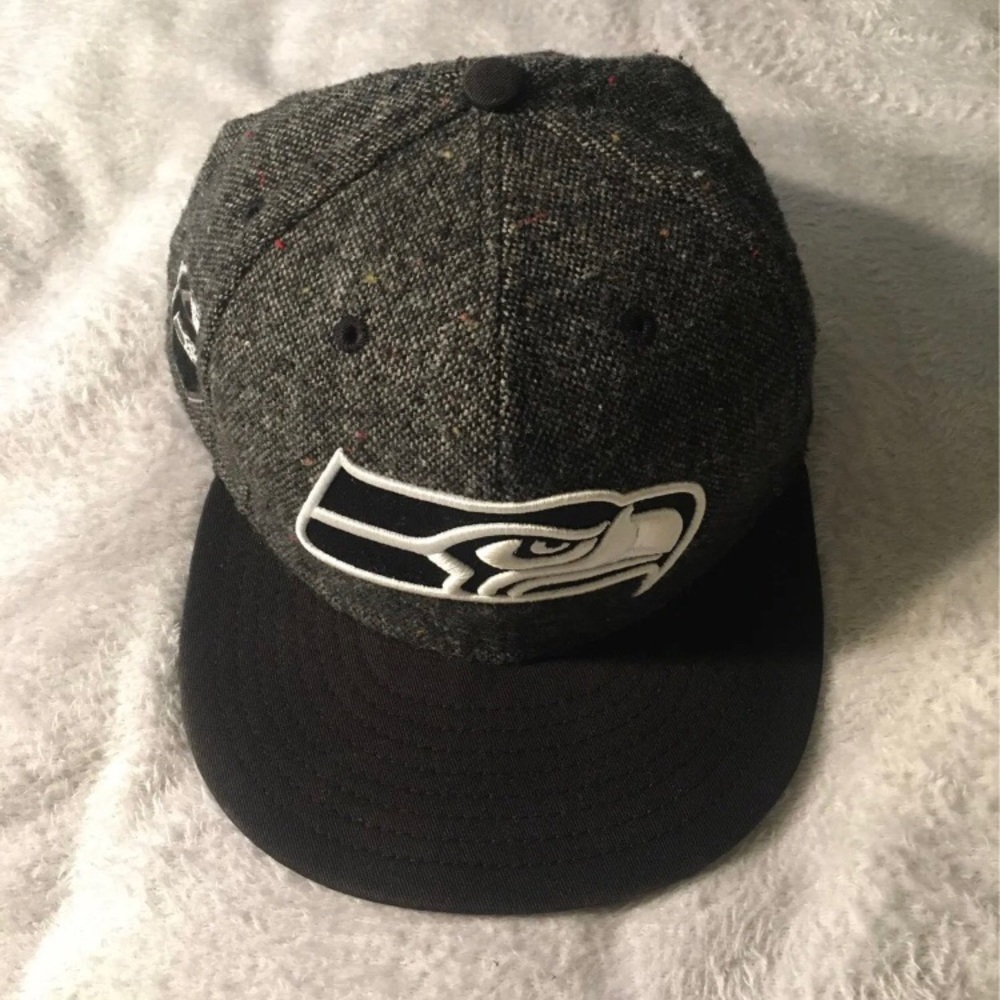 Seattle Seahawks men’s fitted cap